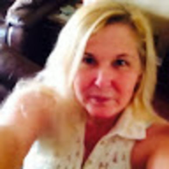 Profile Picture of Cheryl Turckes (@mscherylstewart) on Poshmark