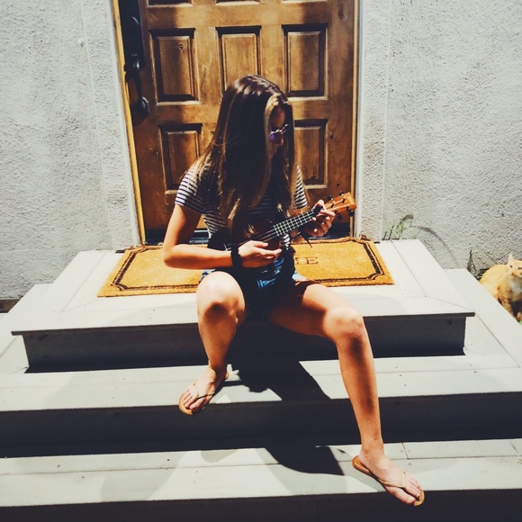 Profile Picture of Talisa Heinitz (@trashy76) on Poshmark