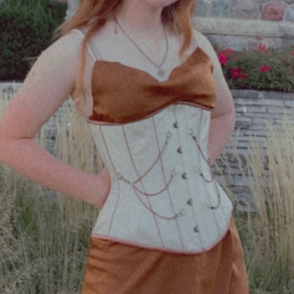 Profile Picture of Eve Spellious (@yamseve) on Poshmark