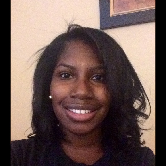 Profile Picture of Ariel Wiley (@arielnw) on Poshmark