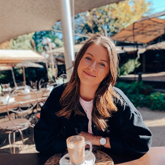 Profile Picture of Daniella Rhodes (@dannirhodes) on Poshmark