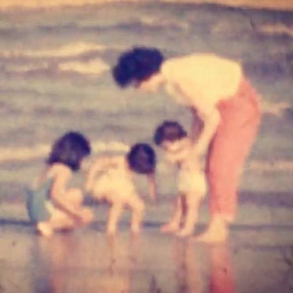 Profile Picture of Debra Freeman (@fireorchid2005) on Poshmark