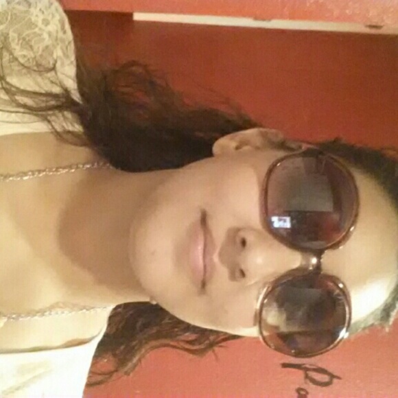 Profile Picture of Erica Manriquez (@ericamanriquez) on Poshmark