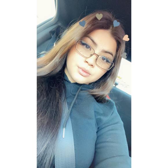 Profile Picture of Mariela Ramos (@splattheadd) on Poshmark