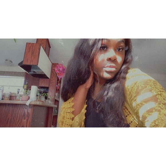 Profile Picture of Shaakirahh Harrisonn (@kirahup) on Poshmark