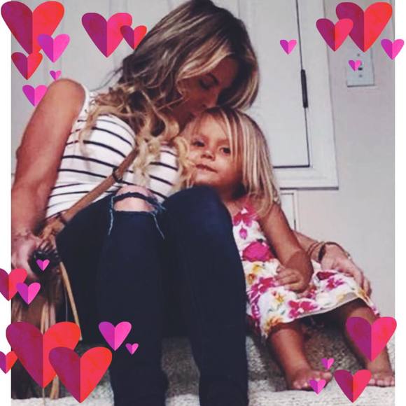 Profile Picture of Teara Cincotta (@tearac1) on Poshmark