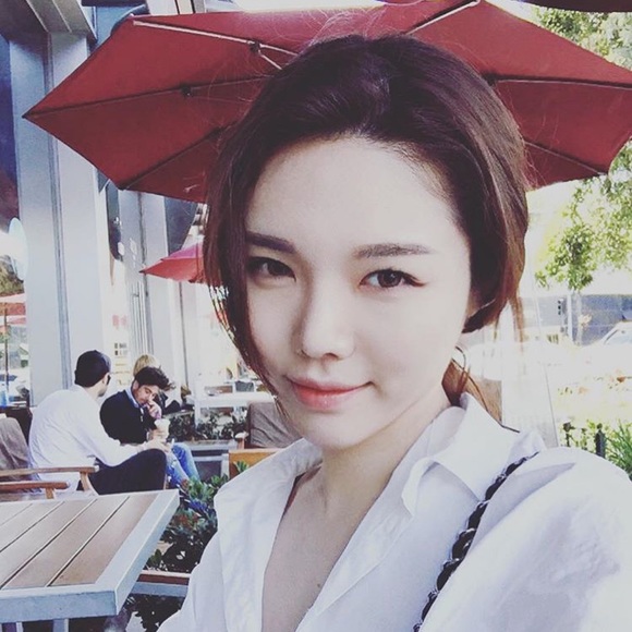 Sol ah Lee - Poshmark Profile Picture of Sol ah Lee (@solleee) on Poshmark