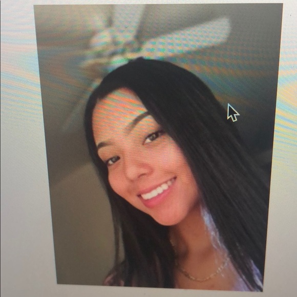Profile Picture of Kassandra Anderson (@kassanderson21) on Poshmark