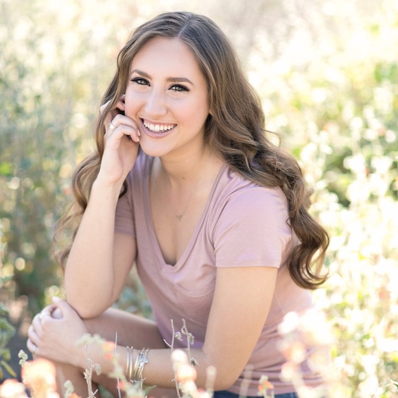 Profile Picture of Claire Croman (@clairecroman) on Poshmark