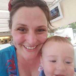 Profile Picture of Shelley Barrett (@ShelleyLillywhi) on Twitter