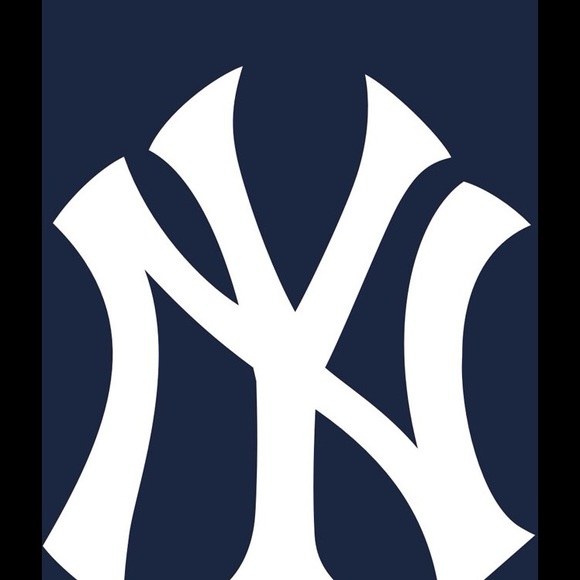 Profile Picture of Angela Lanza (@anglanza) on Poshmark