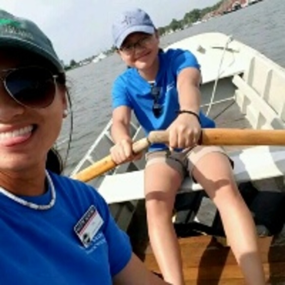 Profile Picture of Danielle Gavino (@dgav) on Poshmark