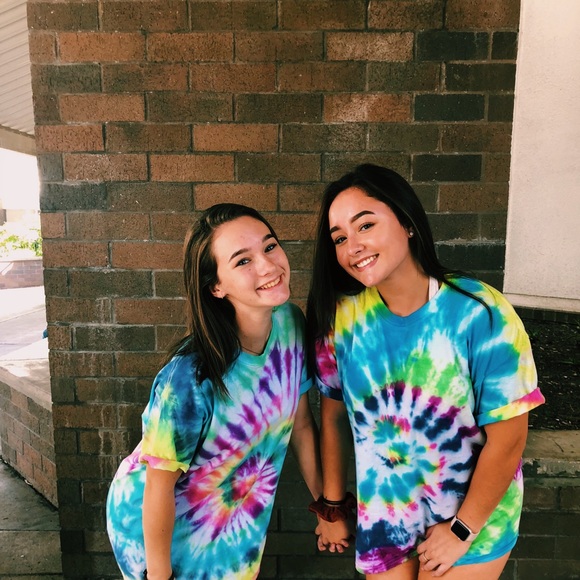 Profile Picture of Bianca Velez (@bmvelez) on Poshmark