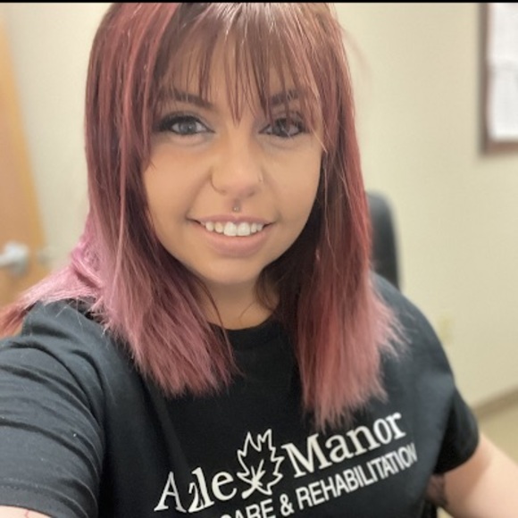 Profile Picture of Lorrie Evans (@lorrieevans850) on Poshmark