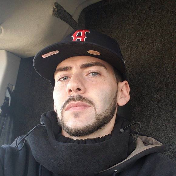 Profile Picture of Dennis Declements (@dennis617) on Poshmark