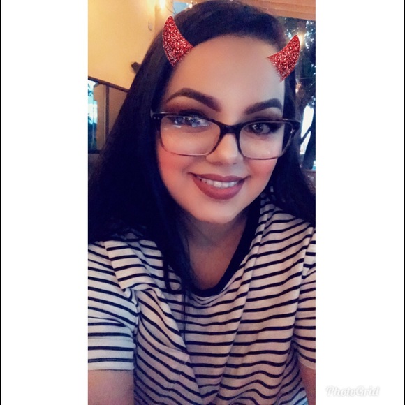 Profile Picture of Tania Silva (@tnsilva1) on Poshmark