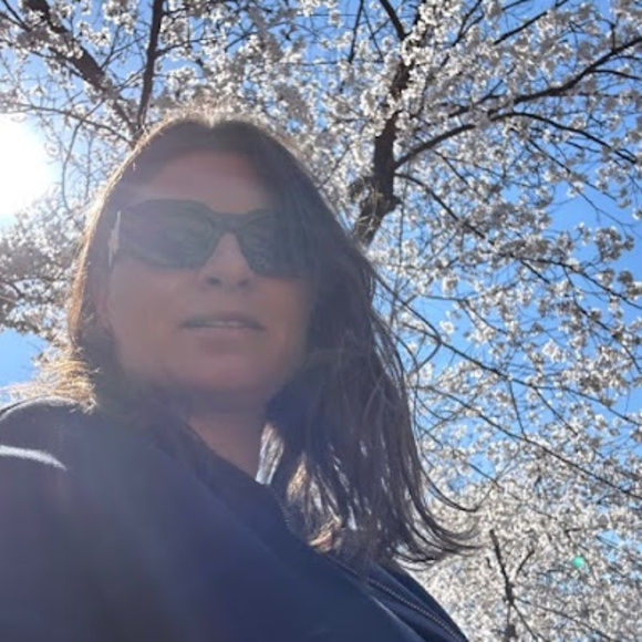 Profile Picture of Salome Kurtskhalia (@s_kurtskhalia) on Poshmark