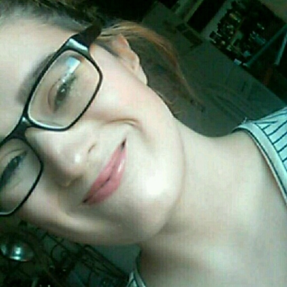 Profile Picture of Kaitlin Wolfe (@katiewoof) on Poshmark