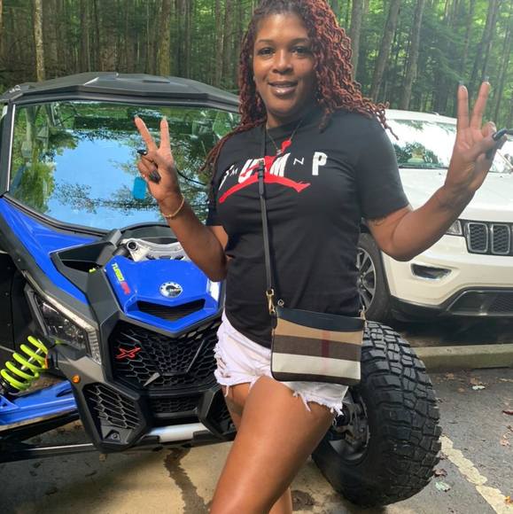 Profile Picture of Amber Johnson-freeman (@amberfreeman17) on Poshmark