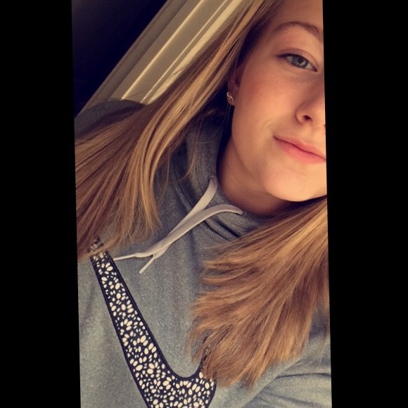 Profile Picture of Jennah Coffman (@jennah244) on Poshmark