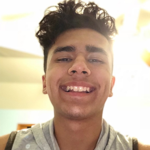 Profile Picture of Leonel Ojeda (@lojeda93) on Poshmark