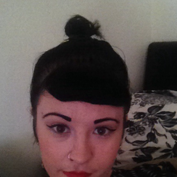 Profile Picture of Samantha Heaberlin (@lolcoolj) on Poshmark