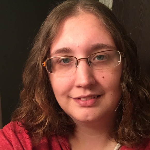 Profile Picture of Debra Mcdermott (@mcdermott42010) on Poshmark