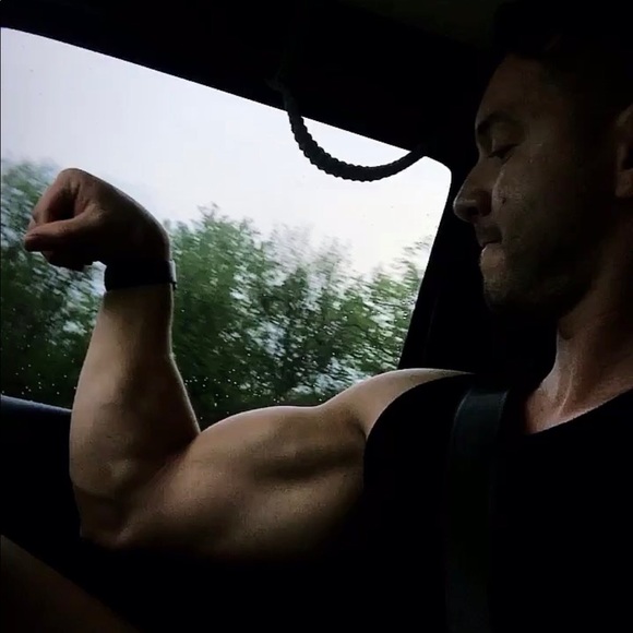 Profile Picture of Adrian Alicea (@adrian2701) on Poshmark