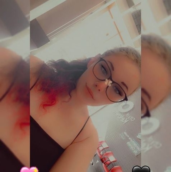 Profile Picture of Dominique Reid (@64fiestynikklez) on Poshmark