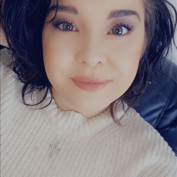 Krystal Coalson - Poshmark Profile Picture of Krystal Coalson (@k_coalson) on Poshmark