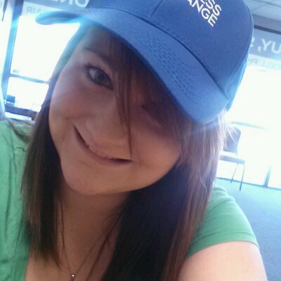 Profile Picture of Stevie Jo Rousseau (@Intro4Leaf) on Twitter