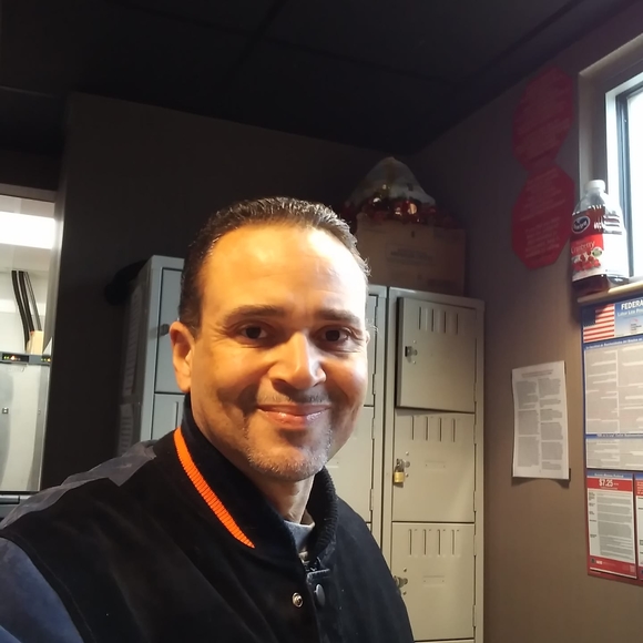 Profile Picture of Steve Gallegos (@stevegallegos) on Poshmark