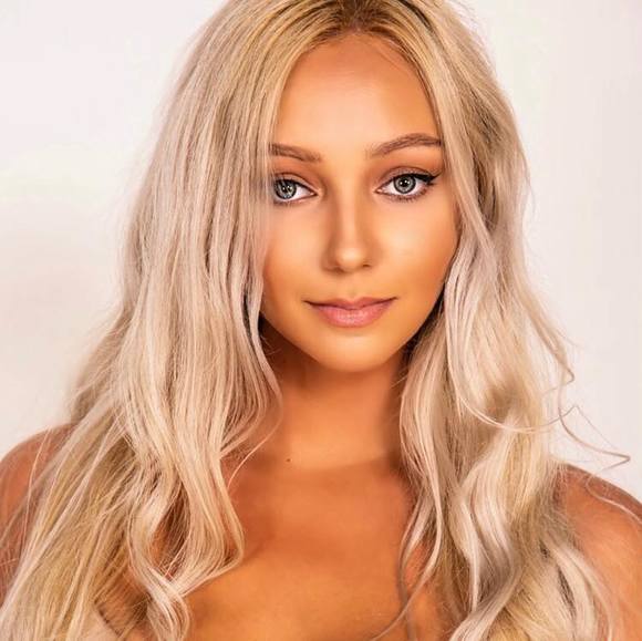 Profile Picture of Briana Eagley (@brianaeagley96) on Poshmark