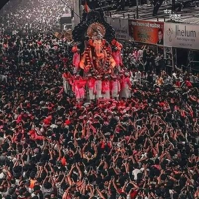 Profile Picture of श्री गणेशाय नमः  🙏 (@KakirdeVishwa) on Twitter