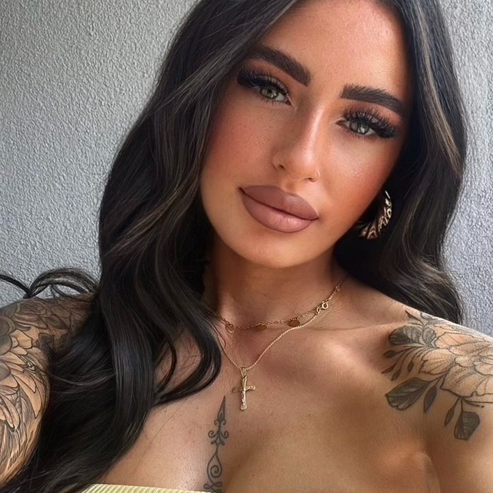 Profile Picture of 𝐌𝐈𝐂𝐇𝐄𝐋𝐋𝐄 (@miichelle.ngl) on Tiktok