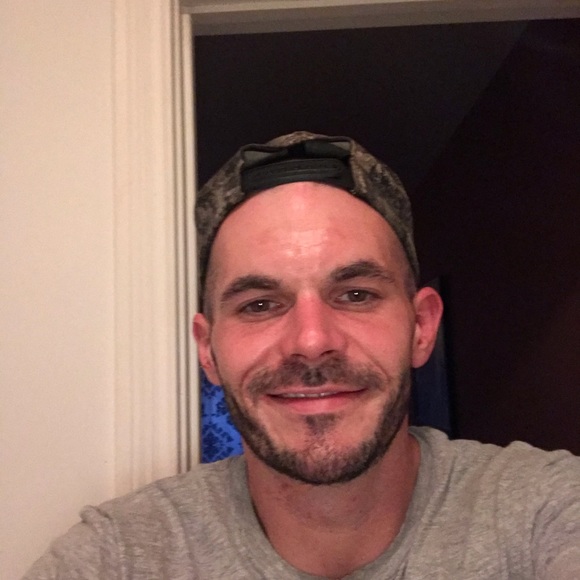 Profile Picture of Joe Barnes (@jbarnes740) on Poshmark