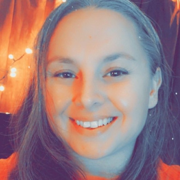 Profile Picture of Caitlin Kelly (@flariesgirl1984) on Poshmark