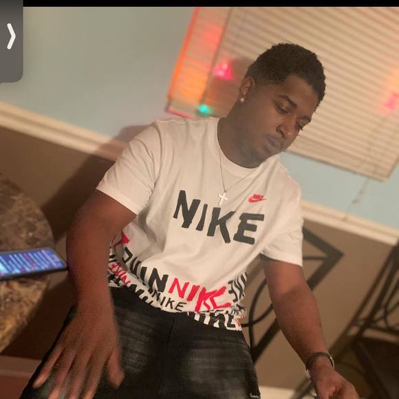 Profile Picture of Greg Davison (@gregdavison) on Poshmark