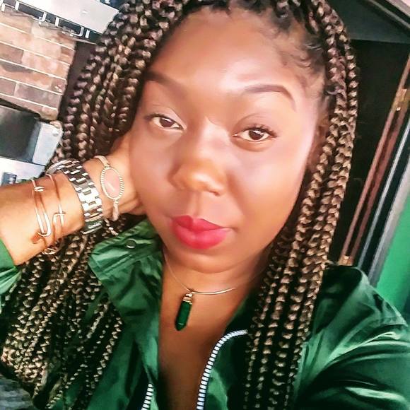 Profile Picture of Anunu Nu (@anunu82) on Poshmark