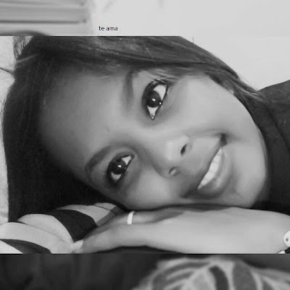 Profile Picture of Danesa Comas (@danesacomas) on Poshmark