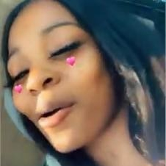 Profile Picture of Mishaa Mishaa (@mishaamishaa) on Poshmark