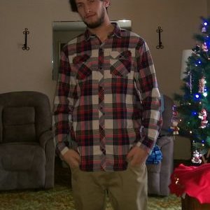 Profile Picture of Jon Ries (@june_bug8) on Twitter