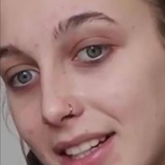 Profile Picture of Maya Dropsy (@mdropsy) on Poshmark