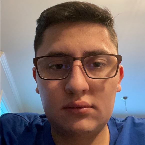 Profile Picture of Julian Pinto (@julianpintor) on Poshmark