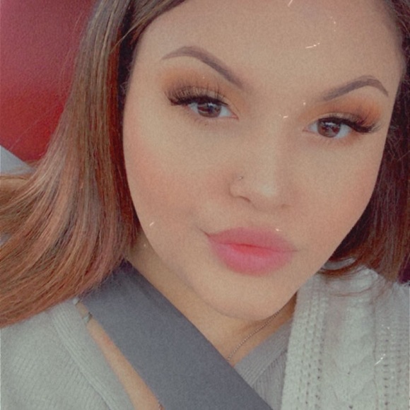 Profile Picture of Kaleigh Scott (@kaleighscott_28) on Poshmark