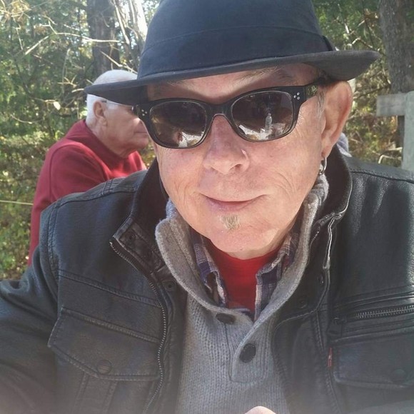 Donald Piela - Poshmark Profile Picture of Donald Piela (@donnysaxman) on Poshmark