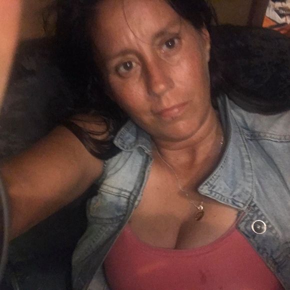 Profile Picture of Beth Shovlin (@shovlinbeth) on Poshmark