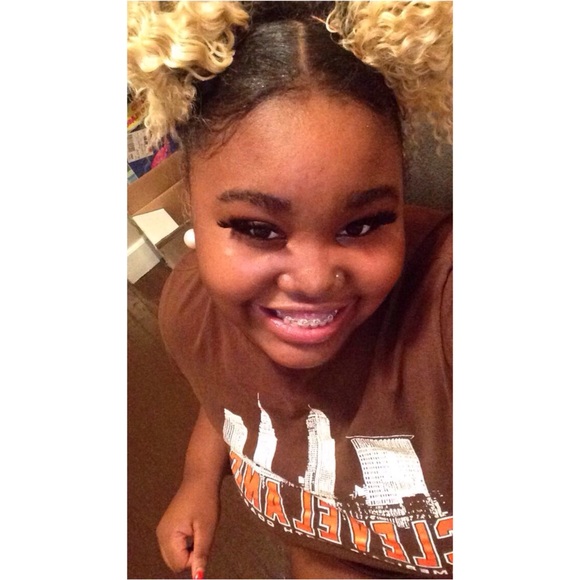 Profile Picture of Daphane' Amerson (@qveendworld) on Poshmark