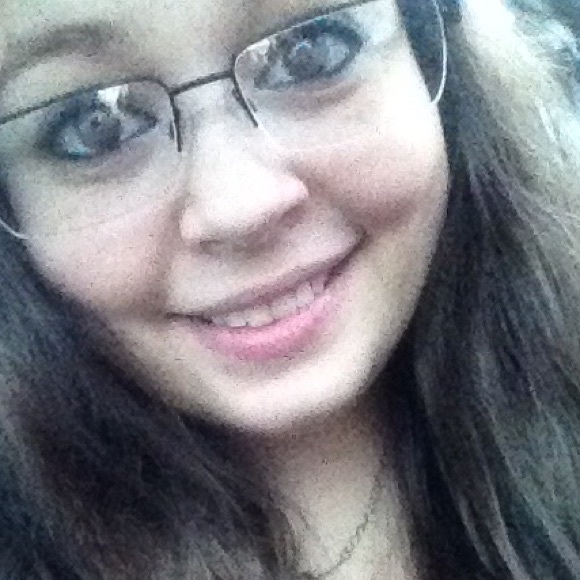Profile Picture of Rachael Arbuckle (@rjarbuckle) on Poshmark
