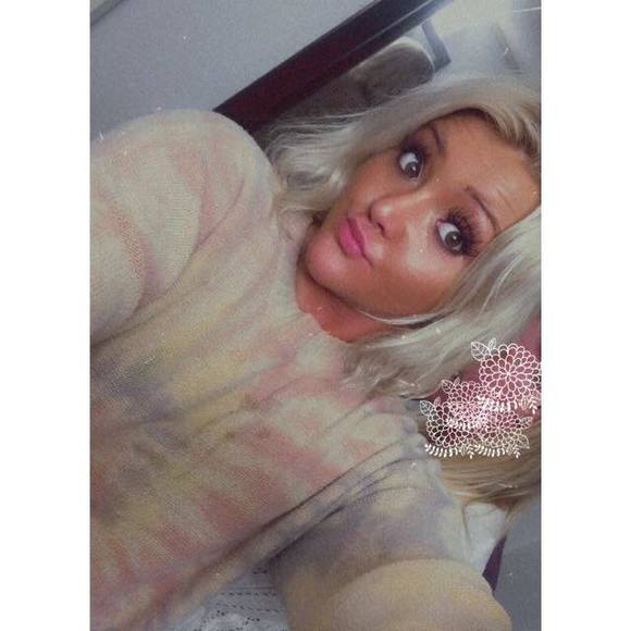 Profile Picture of Bailey Faletto (@baileyfaletto) on Poshmark